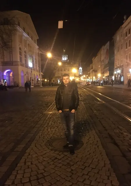 Я Andrey, 34, из Нововолынска, ищу знакомство для приятного времяпровождения