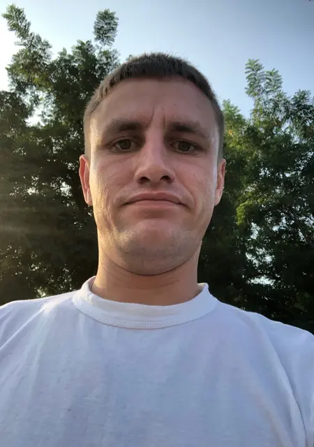 Я Денис, 34 років з Запоріжжя, шукаю знайомство для постійних стосунків