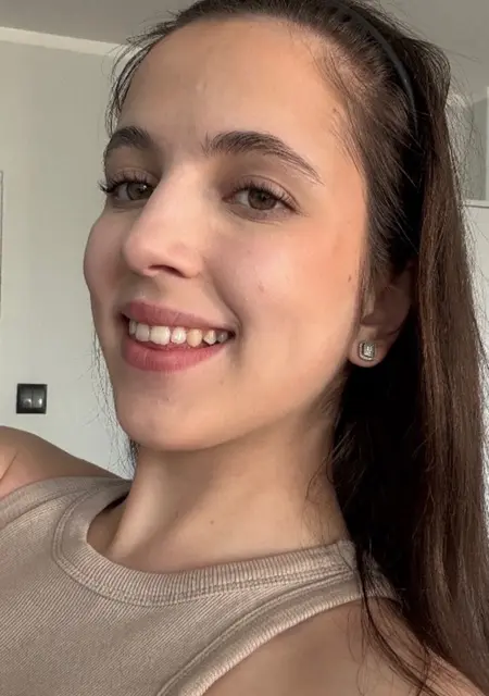 Soy Anna, 23 años, conociéndome para lío de una noche en Huelva