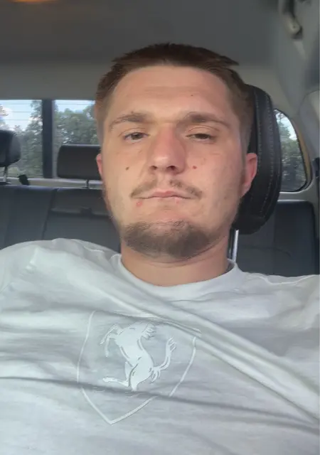 Едуард из Павлограда, мне 31, познакомлюсь на одну ночь