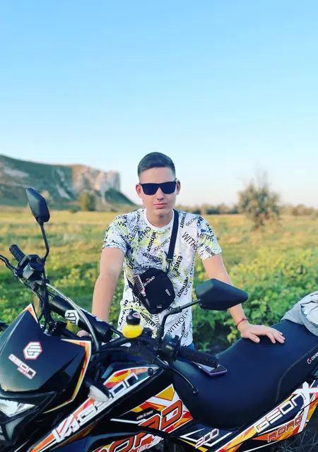 Я Артур, 20, знакомлюсь без обязательств в Краматорске