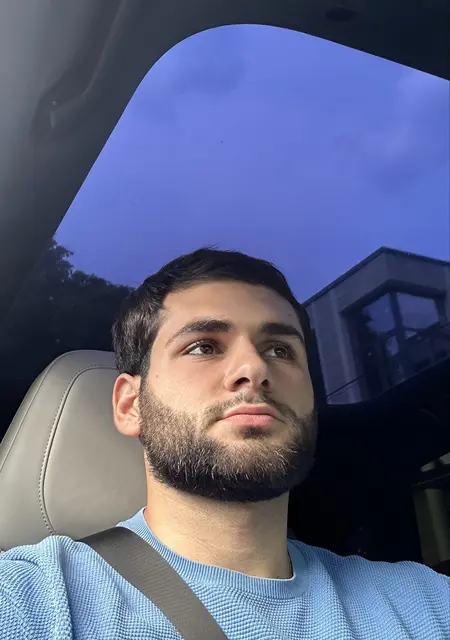 Я Roma, 27, знакомлюсь без обязательств в Амстердаме