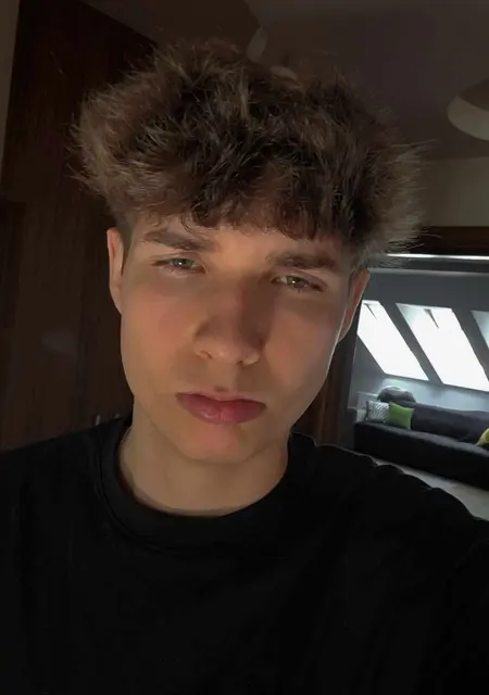 Я Adam, 19, из Седльце, ищу знакомство для вирта