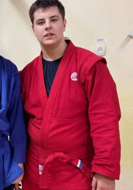 Я Глеб, 18, знакомлюсь без обязательств в Донецке