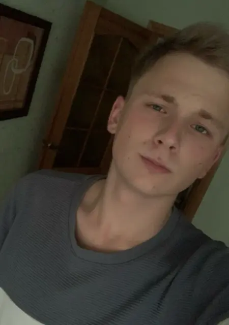 Я Андрей, 21 років з Кропивницького, шукаю знайомство для дружби