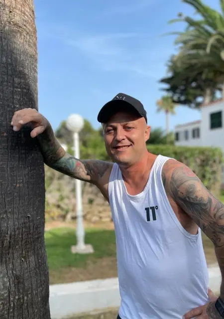 Javi из Барселоны, мне 44, познакомлюсь для открытые отношения