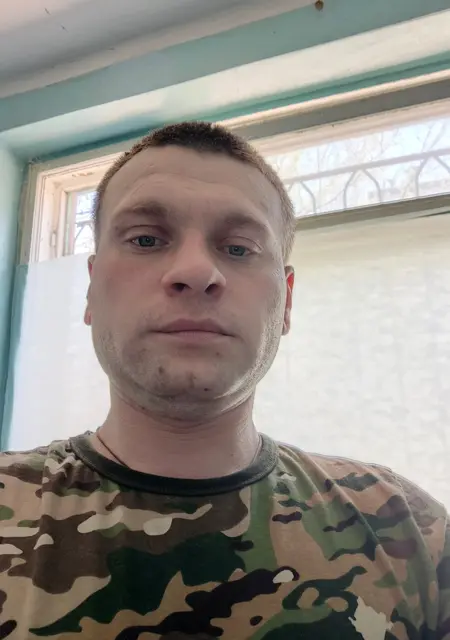 Я Витя, 32, из Ясиноватой, ищу знакомство для приятного времяпровождения