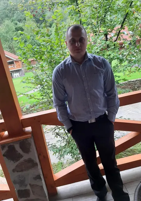 Юра из Мукачева, ищу на сайте знакомства на одну ночь