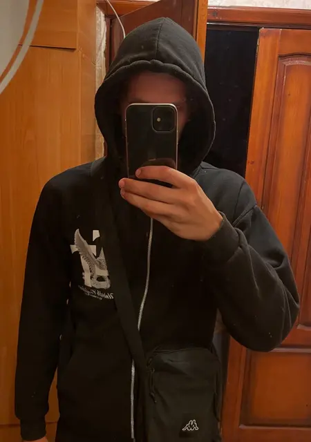 Я Mykola, 18, из Киева, ищу знакомство для открытые отношения