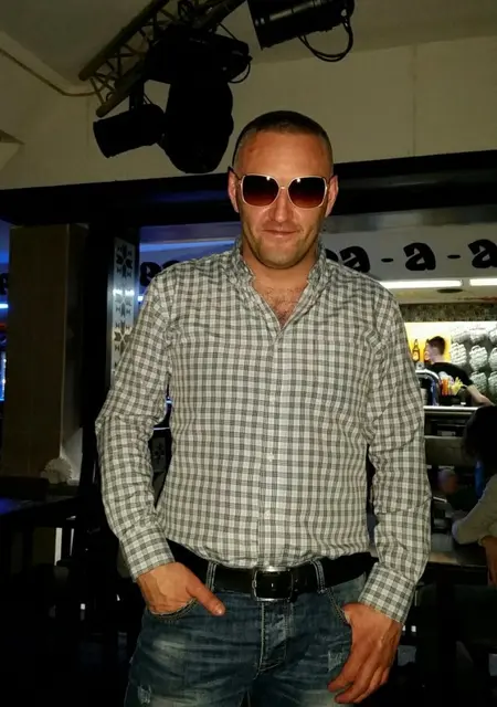 Я Александр, 46, из Черновцов, ищу знакомство для приятного времяпровождения