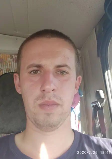 Дима из Дисны, мне 28, познакомлюсь на одну ночь