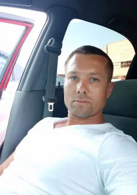 Александр з Бердянська, шукаю на сайті постійні стосунки