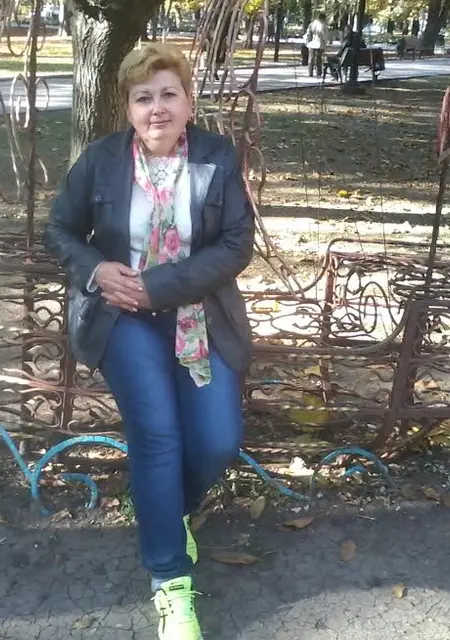 Марина из Донецка, мне 60, познакомлюсь для постоянных отношений