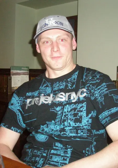 I'm Artur, 39 from London, seeking connections for friendship