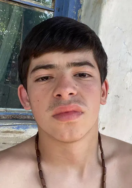 Я Guram, 25, из Тбилиси, ищу знакомства на одну ночь