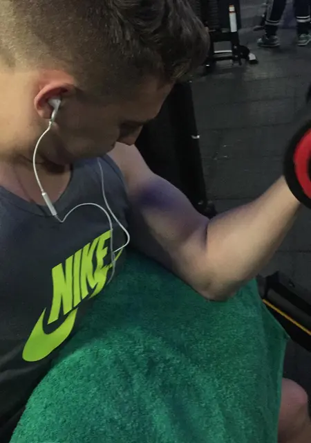 Я Javier, 26, из Сарагосы, ищу знакомство для приятного времяпровождения