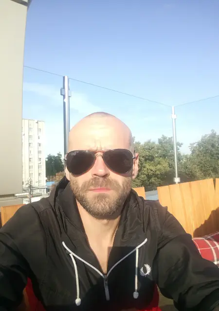 Костя из Хмельницкого, мне 41, познакомлюсь для приятного времяпровождения