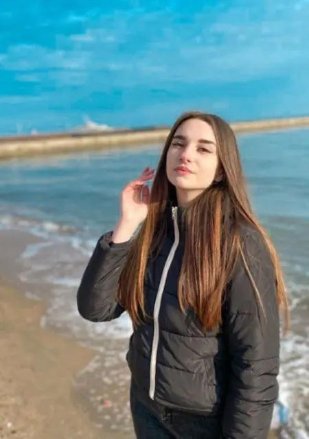 Я Ева, 22, из Мариуполя, ищу знакомство для вирта
