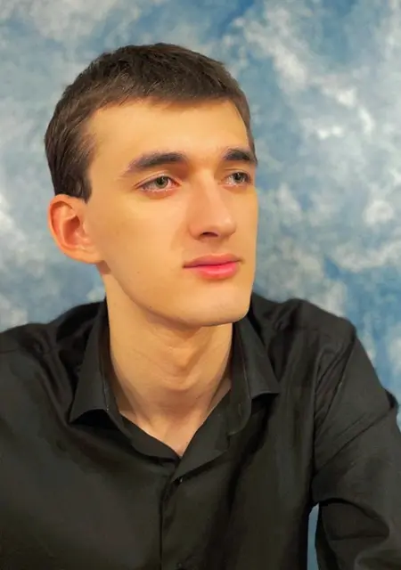 Я Илья, 22, из Чернигова, ищу знакомство для приятного времяпровождения