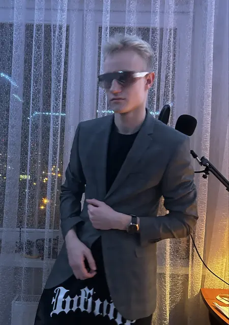 Я Влад, 19, знакомлюсь для постоянных отношений в Гомеле