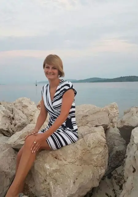 Я Kar, 42, знакомлюсь в Бухаресте