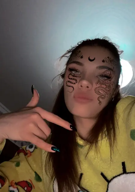 Я Leyla, 25, из Алматы, ищу знакомство для вирта