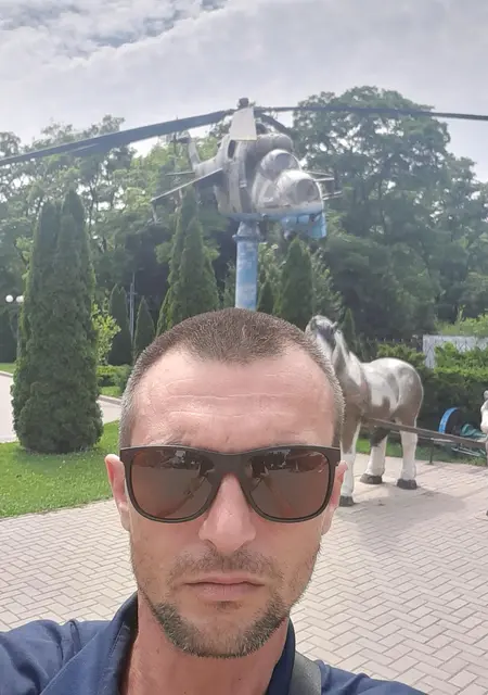 Я Владимир, 41, из Кривого Рога, ищу знакомства на одну ночь