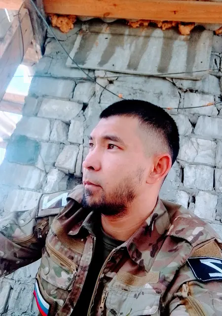 Ришат з Луганська, мені 33 років, познайомлюсь для приємного проведення часу