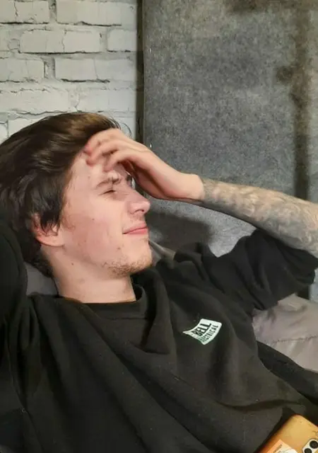 Саша из Одессы, мне 29, познакомлюсь для приятного времяпровождения