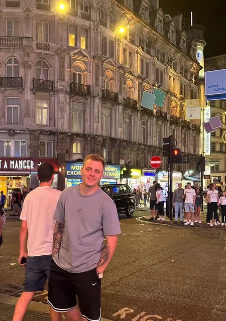 I'm Sergey, 25, looking to meet for no strings attached in Bangor