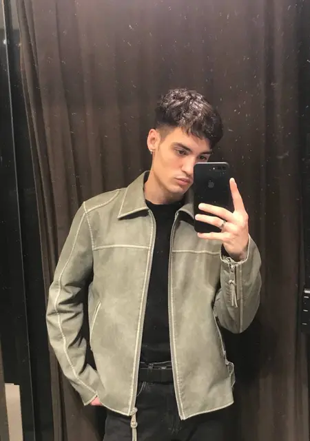 Slava из Минска, мне 22, познакомлюсь для дружбы