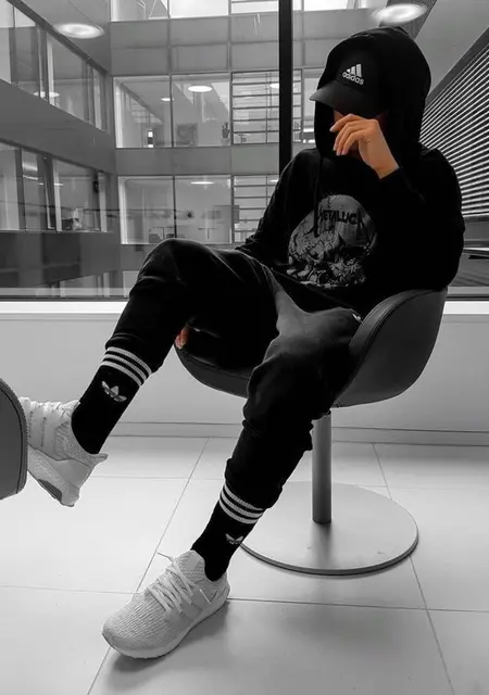 Я Іван, 19 років з Івано-Франківська, шукаю знайомство для постійних стосунків