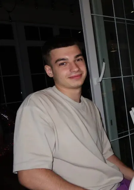 Ваня из Варшавы, ищу на сайте знакомства без обязательств