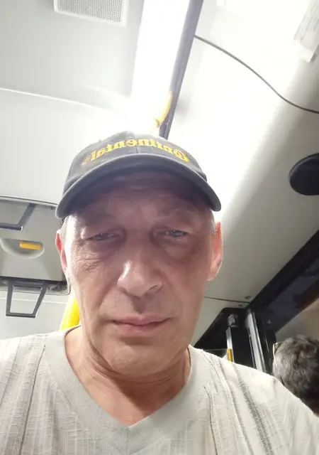 Владимир з Горлівки, мені 52 років, познайомлюсь для спілкування