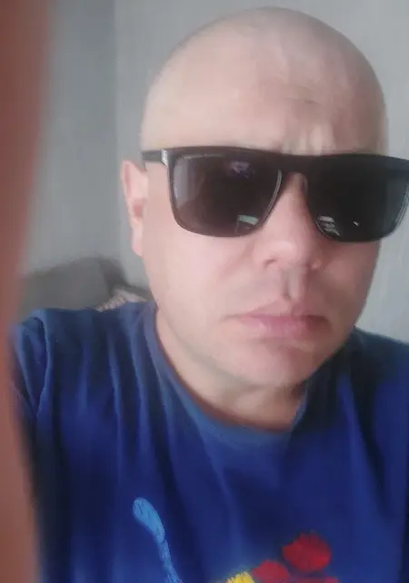 Я Саша, 36 років, знайомлюсь на одну ніч у Мелітополі