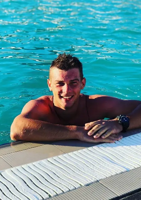 Я Артур, 26 років з Дніпра, шукаю знайомство для вірт