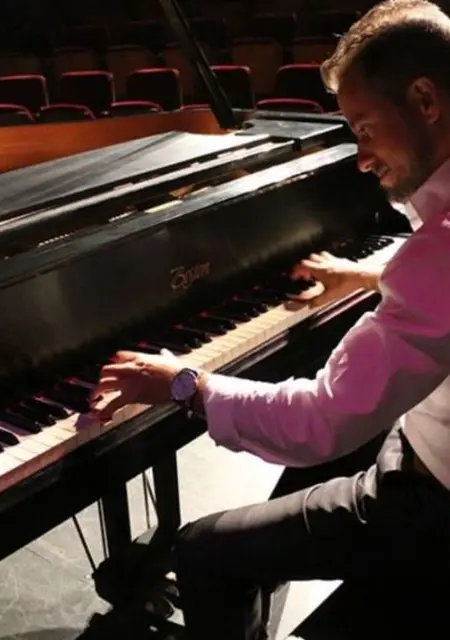 Jimmy из Афин, мне 31, познакомлюсь