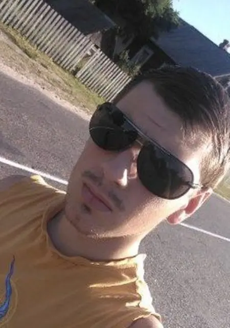 Я Kirill, 19, из Слуцка, ищу знакомство для постоянных отношений
