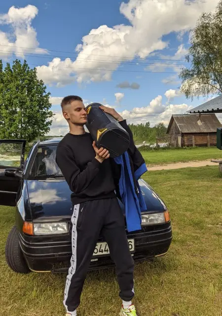 Я Дмитрий, 25, из Бобруйска, ищу знакомство для постоянных отношений