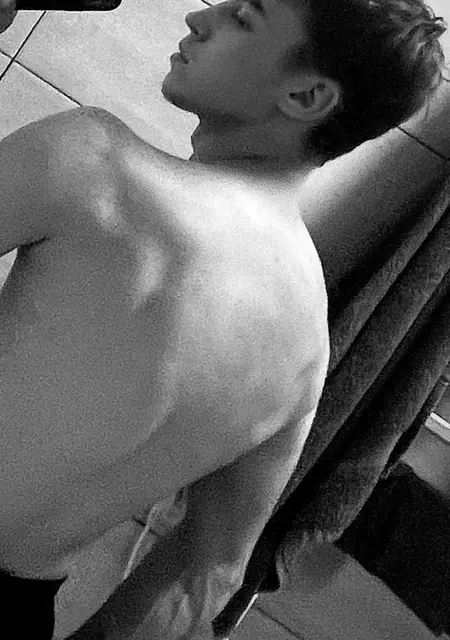 Я Богдан, 20, из Черновцов, ищу знакомство для общения