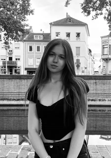 Даша из Аугсбурга, мне 24, познакомлюсь для вирта