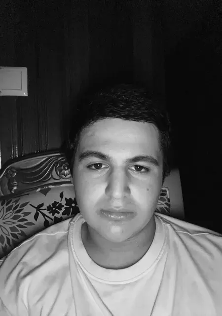 Я Sandro, 20, из Тбилиси, ищу знакомства на одну ночь