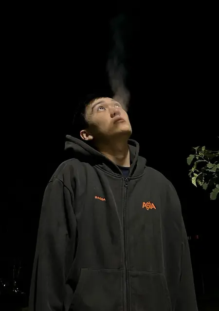 Нурсултан из Астаны, ищу на сайте знакомства на одну ночь