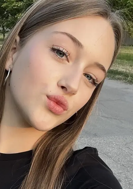 Я Диана, 21, знакомлюсь для вирта в Пазарджике