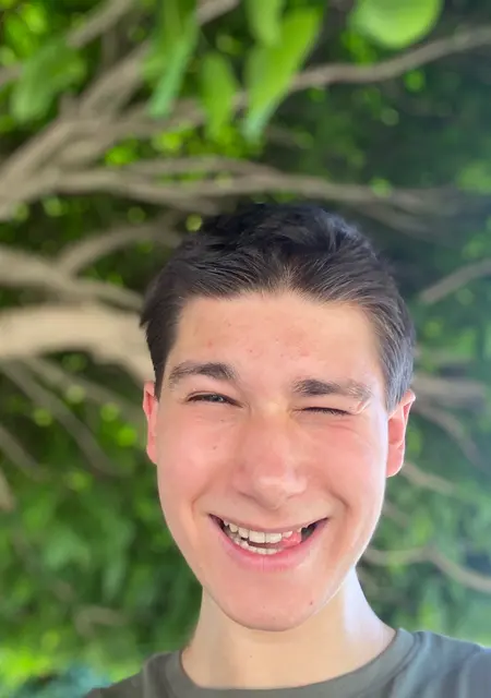 Tykhon из Одессы, мне 21, познакомлюсь для общения