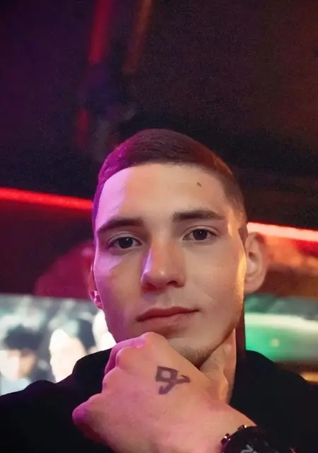 Я Ваня, 24 років з Миколаїв, шукаю знайомство для приємне проведення часу