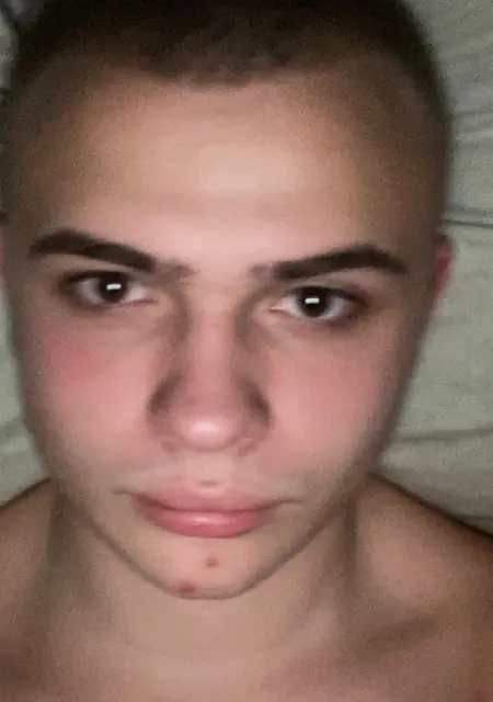 Олег из Кракова, мне 19, познакомлюсь на одну ночь