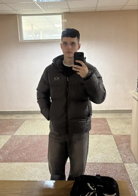 Я Vlad, 18, знакомлюсь для постоянных отношений в Минске