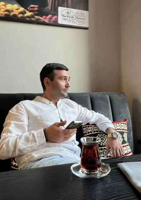 Я Давид, 38, из Тбилиси, ищу знакомство для общения