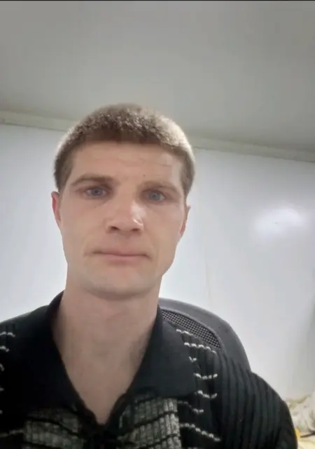 Валерий из Енакиева, ищу на сайте знакомства на одну ночь